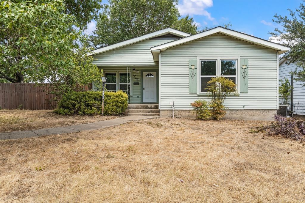 4529 Sanger Avenue, Waco, TX 76710 — photo 1