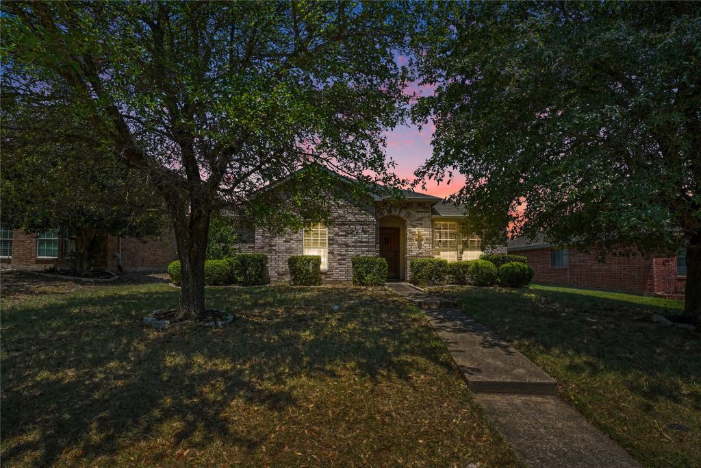 1333 Illinois Avenue, Lancaster, TX 75134 — photo 1