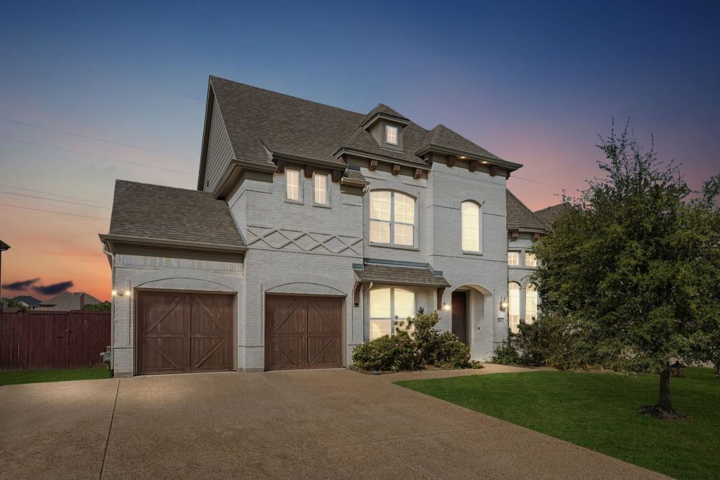 3613 Sparkling Drive
