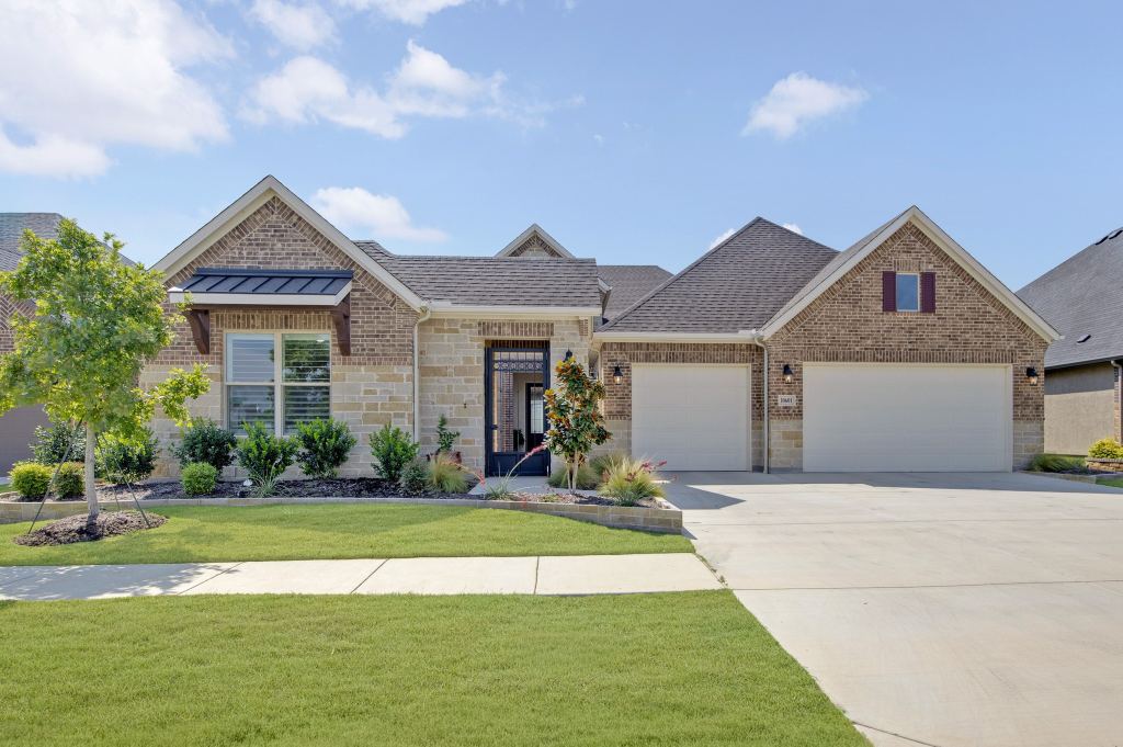 10601 Drinkwater Drive, Denton, TX 76207 — photo 1