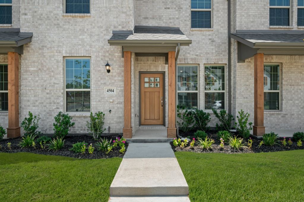 4504 Avion Drive, Sanger, TX 76266 — photo 1