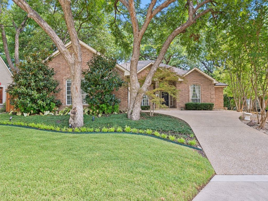 2702 Woodstream Lane