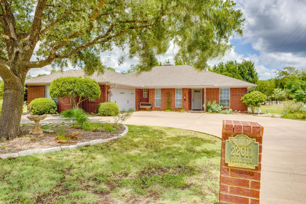 22011 Pebble Drive, Whitney, TX 76692 — photo 1