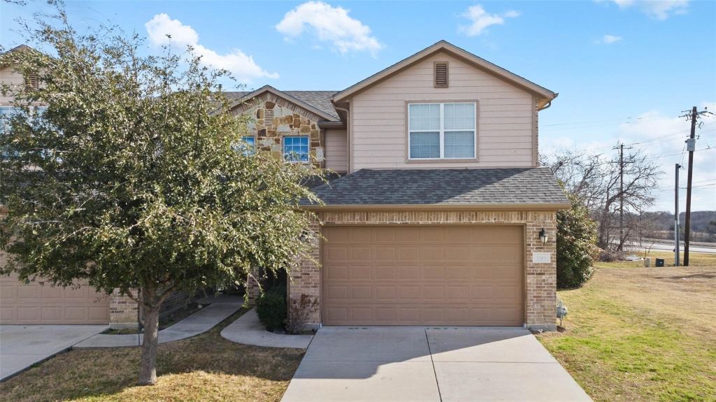 124 Castleridge Drive A, Little Elm, TX 75068 — photo 1