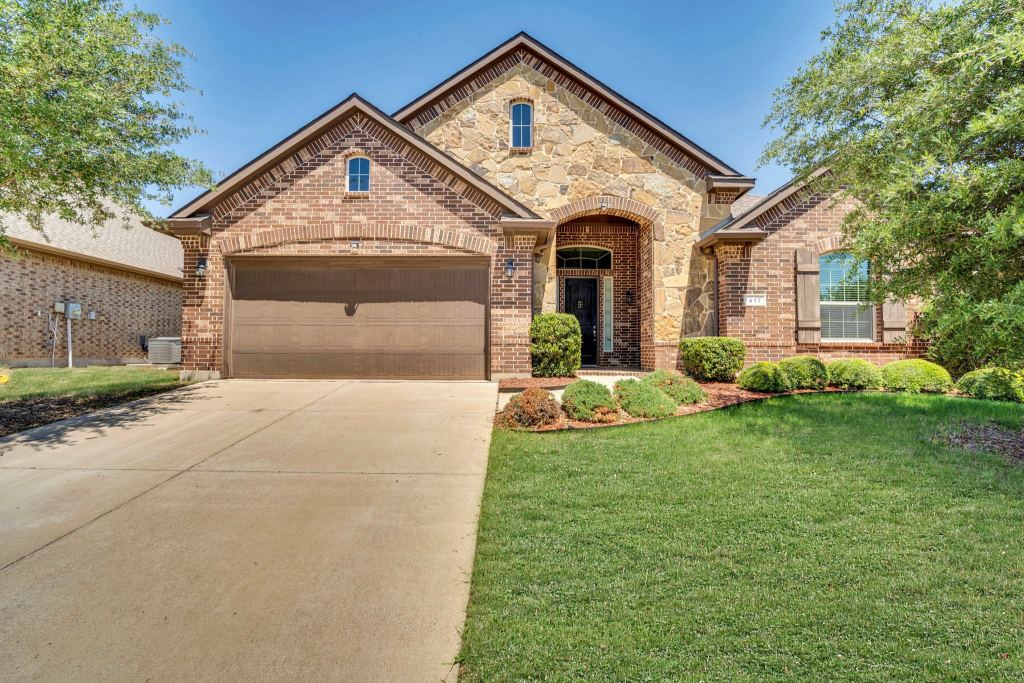 417 Ashlawn Drive, Midlothian, TX 76065 — photo 1