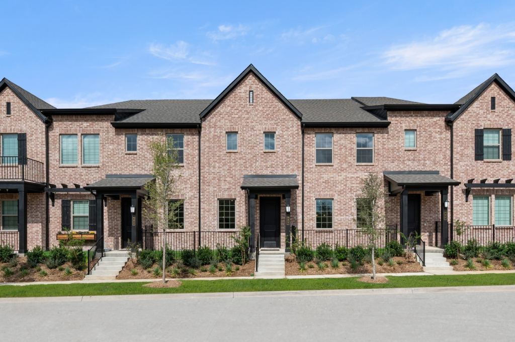 623 Blue Ridge Drive, Mansfield, TX 76063 — photo 1