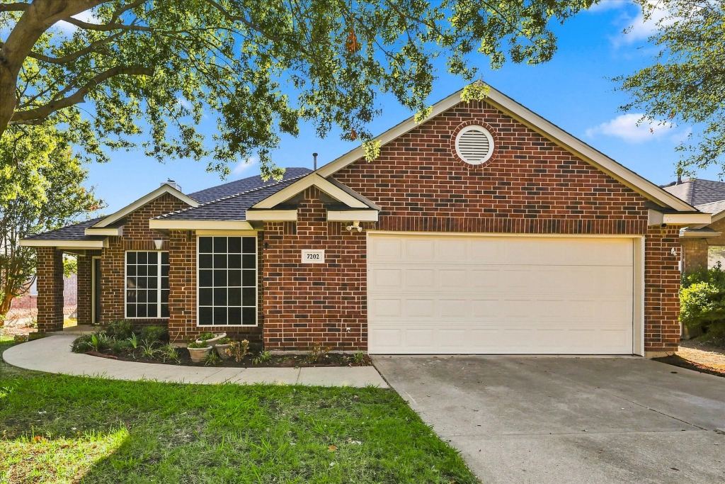 7202 Hillshire Lane, Sachse, TX 75048 — photo 1