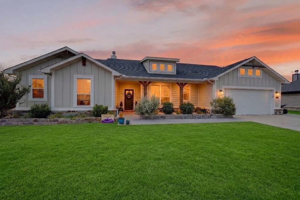 113 Ridgetop Trail, Rhome, TX 76078 — photo 1