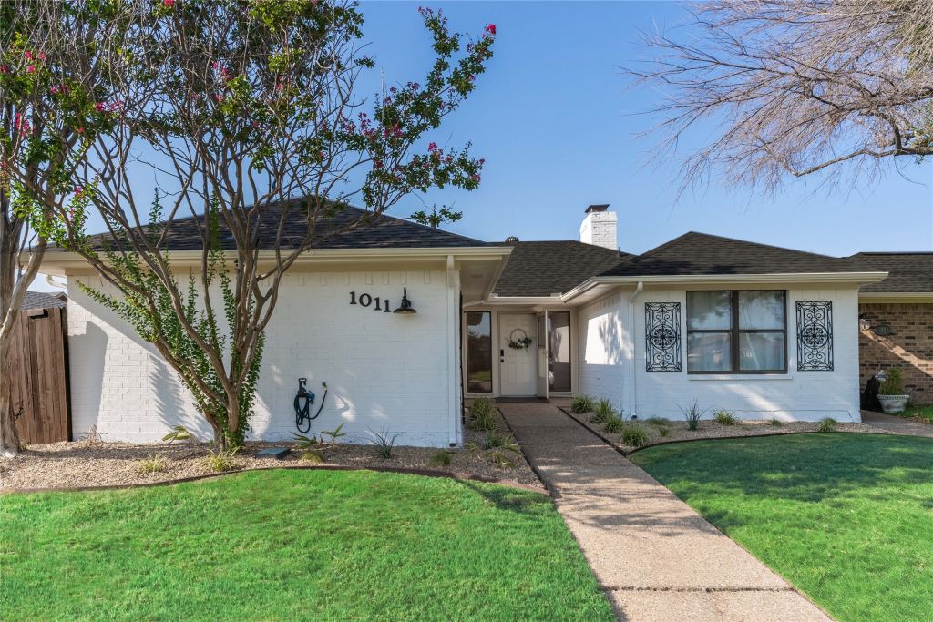 1011 Wimbledon Lane, Plano, TX 75075 — photo 1