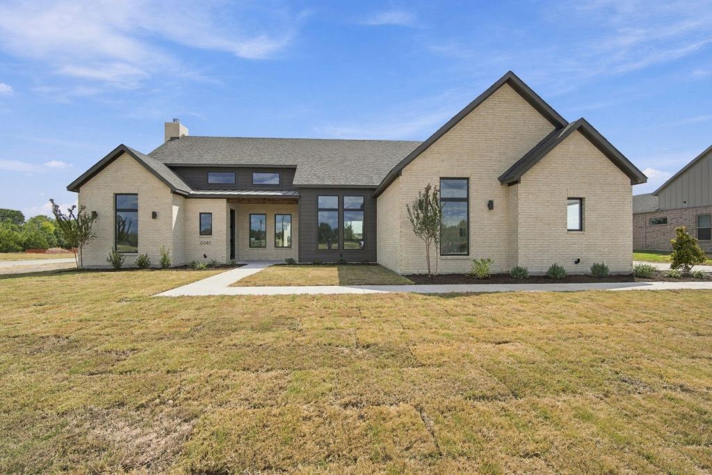 6040 Lindenwood Drive