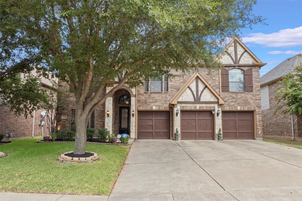 7256 Rueda, Grand Prairie, TX 75054 — photo 1