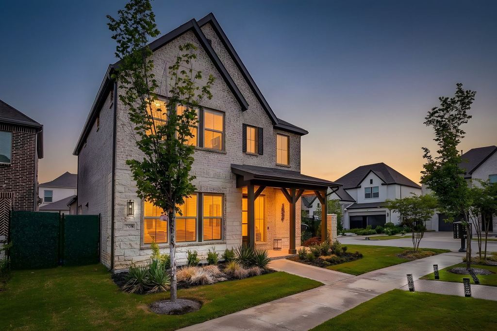 708 Pheasant Run Street, Arlington, TX 76005 — photo 1
