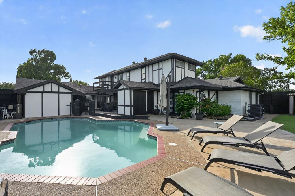 1946 Sussex Drive, Carrollton, TX 75007 — photo 1