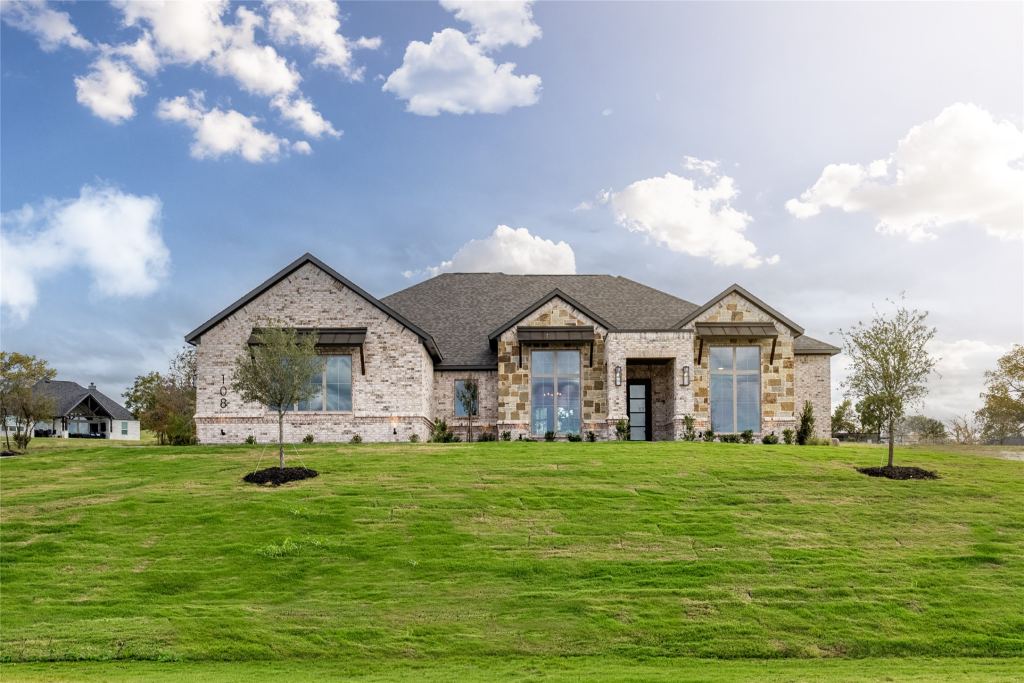 108 Oak Meadow Lane, Weatherford, TX 76085 — photo 1