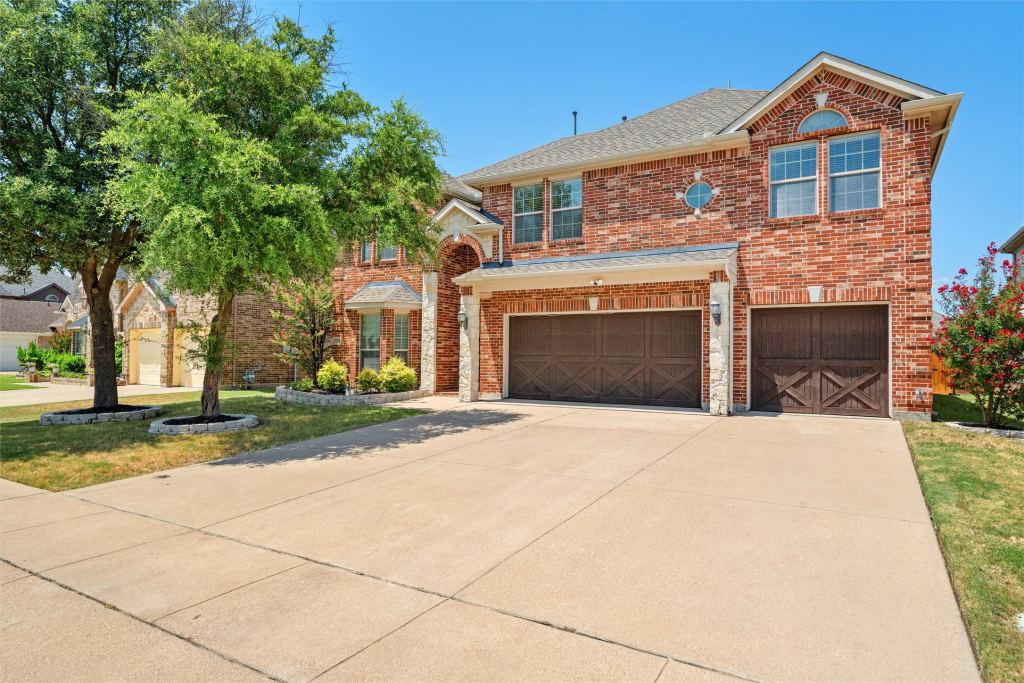 2932 Montalbo, Grand Prairie, TX 75054 — photo 1