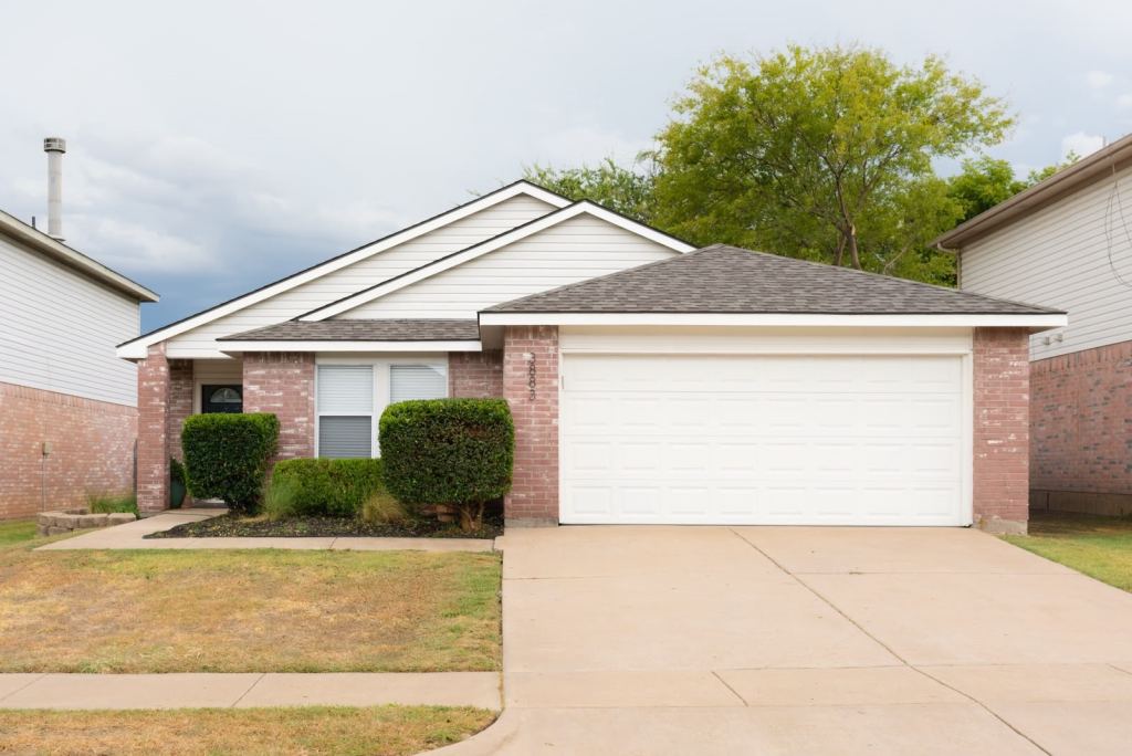 3883 Fox Run Drive, Fort Worth, TX 76123 — photo 1