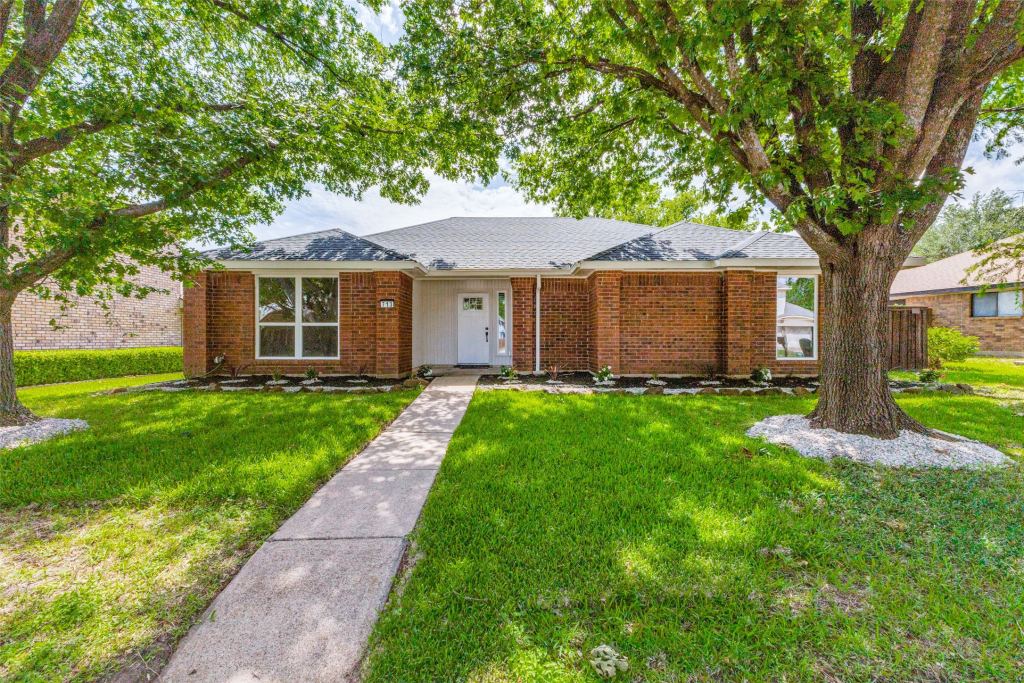 713 Bridgewater Lane, Mesquite, TX 75181 — photo 1