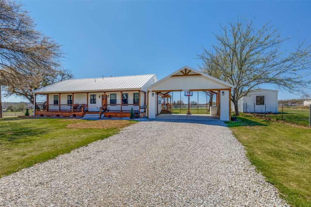 320 English Court, Springtown, TX 76082 — photo 1