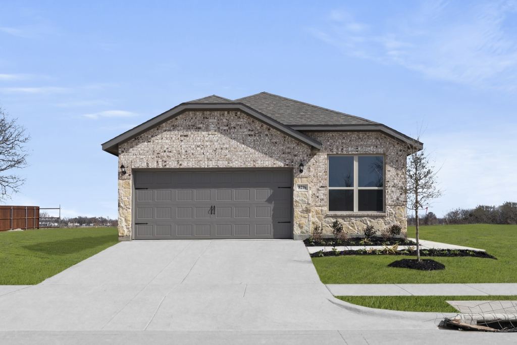 8216 Kingfisher Road, Aubrey, TX 76227 — photo 1