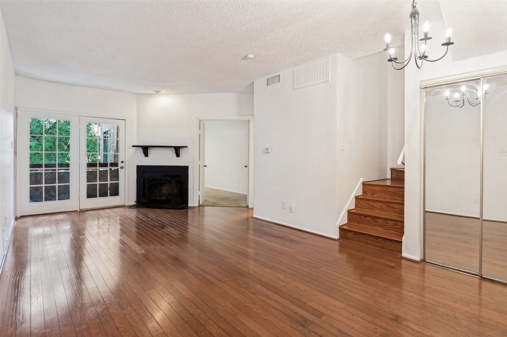 5550 SPRING VALLEY f22, Dallas, TX 75254 — photo 1