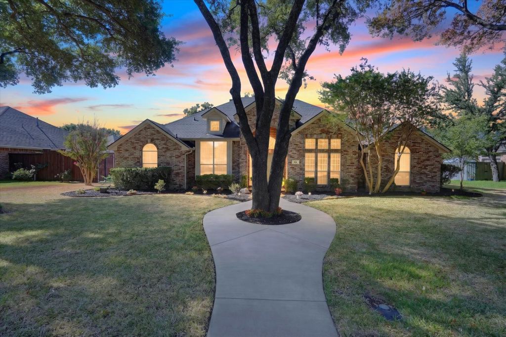106 Hummingbird Lane, Ovilla, TX 75154 — photo 1