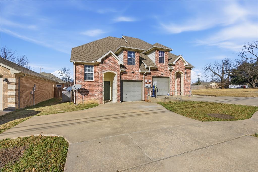 609 E Mcgee Street 609, Sherman, TX 75090 — photo 1
