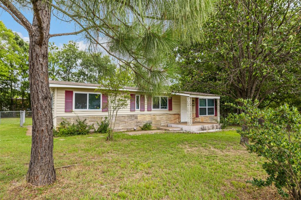 110 W Shadowwood Street, Gun Barrel City, TX 75156 — photo 1