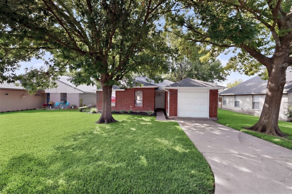 579 Trout Street, Rockwall, TX 75032 — photo 1