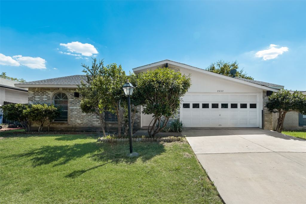 2002 Rose Hill Road, Carrollton, TX 75007 — photo 1