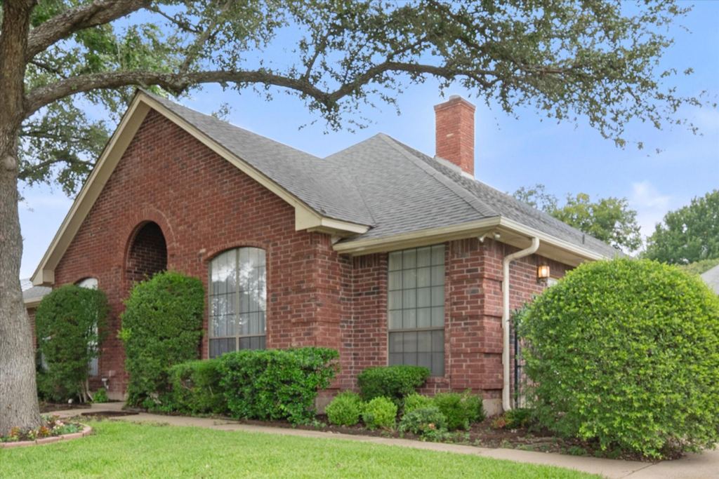 2105 Sleepy Hollow Drive, Arlington, TX 76006 — photo 1