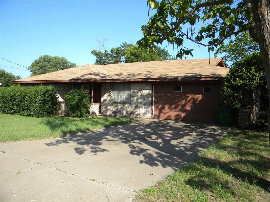 1450 W Ash Street, Stephenville, TX 76401 — photo 1