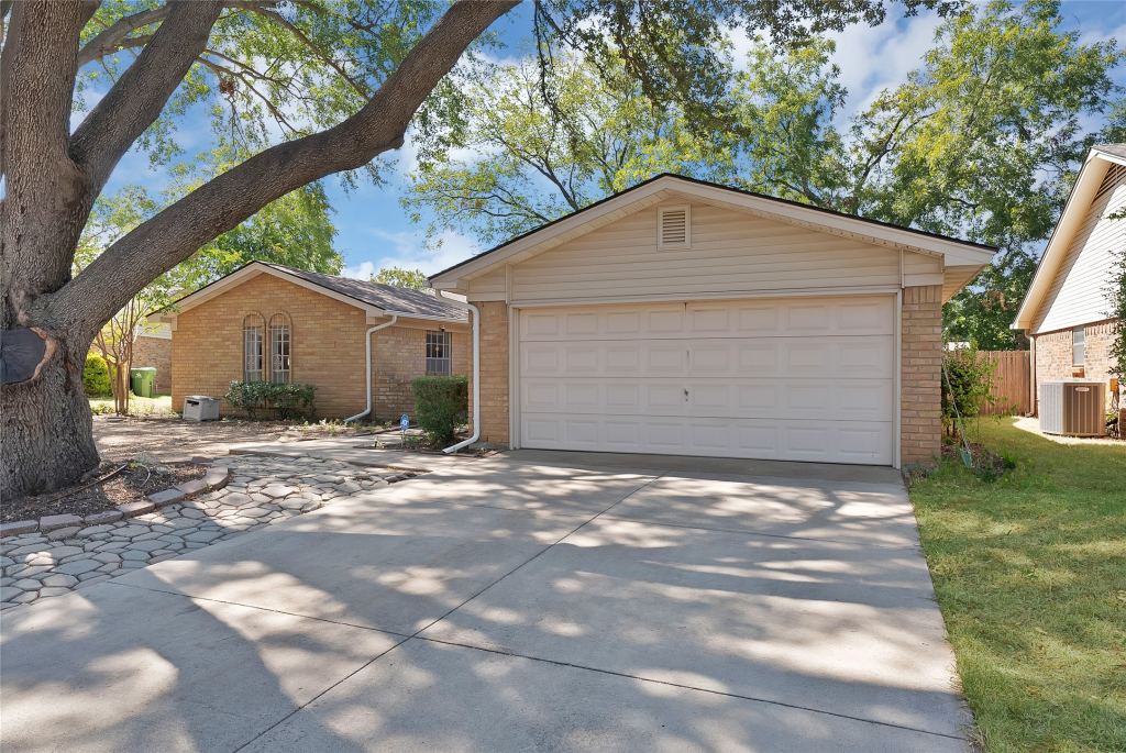 2004 Stefani Court, Arlington, TX 76013 — photo 1
