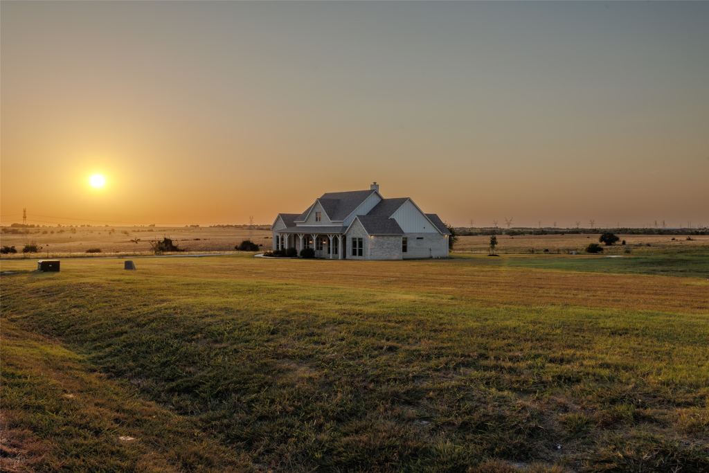 11032 Gregory Road, Sanger, TX 76266 — photo 1