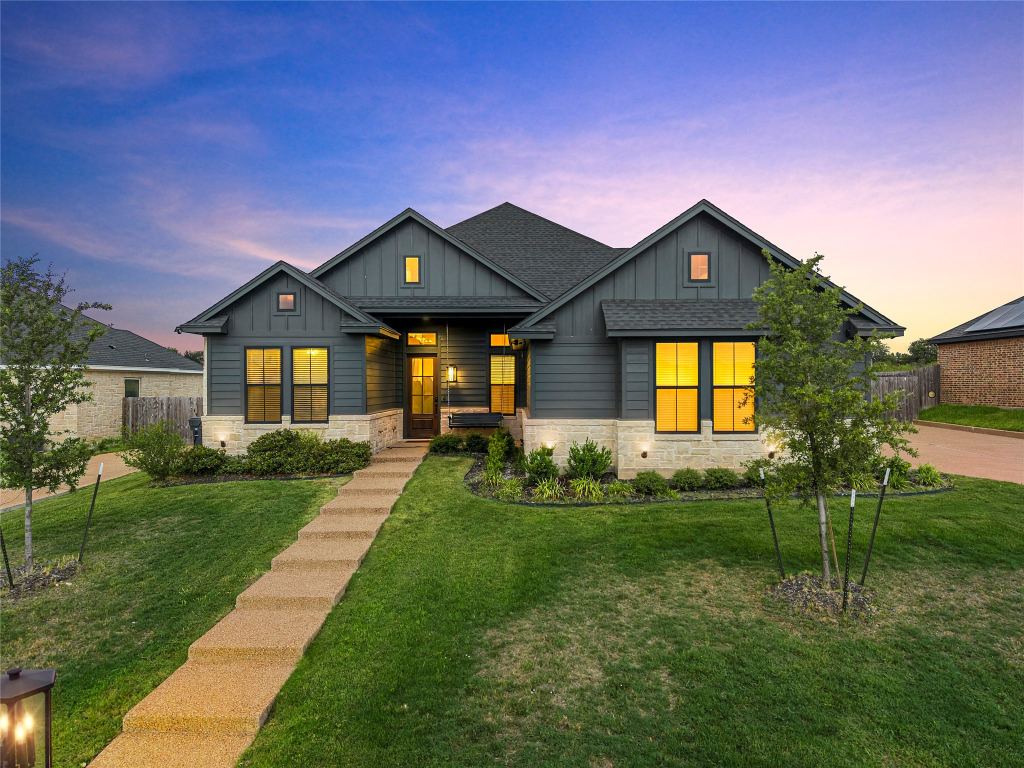 10201 Castleberry Lane, Waco, TX 76712 — photo 1
