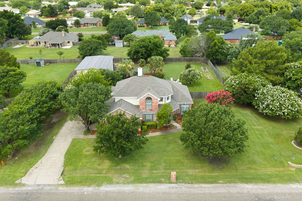 1110 Hampshire Drive, Waxahachie, TX 75165 — photo 1