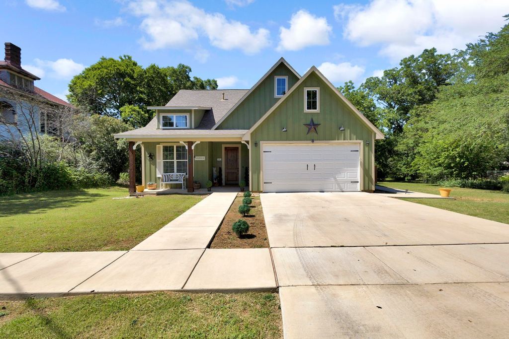 540 E Main Street, Pilot Point, TX 76258 — photo 1
