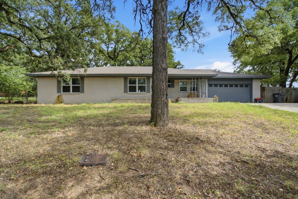 128 Redbird Lane N, Azle, TX 76020 — photo 1