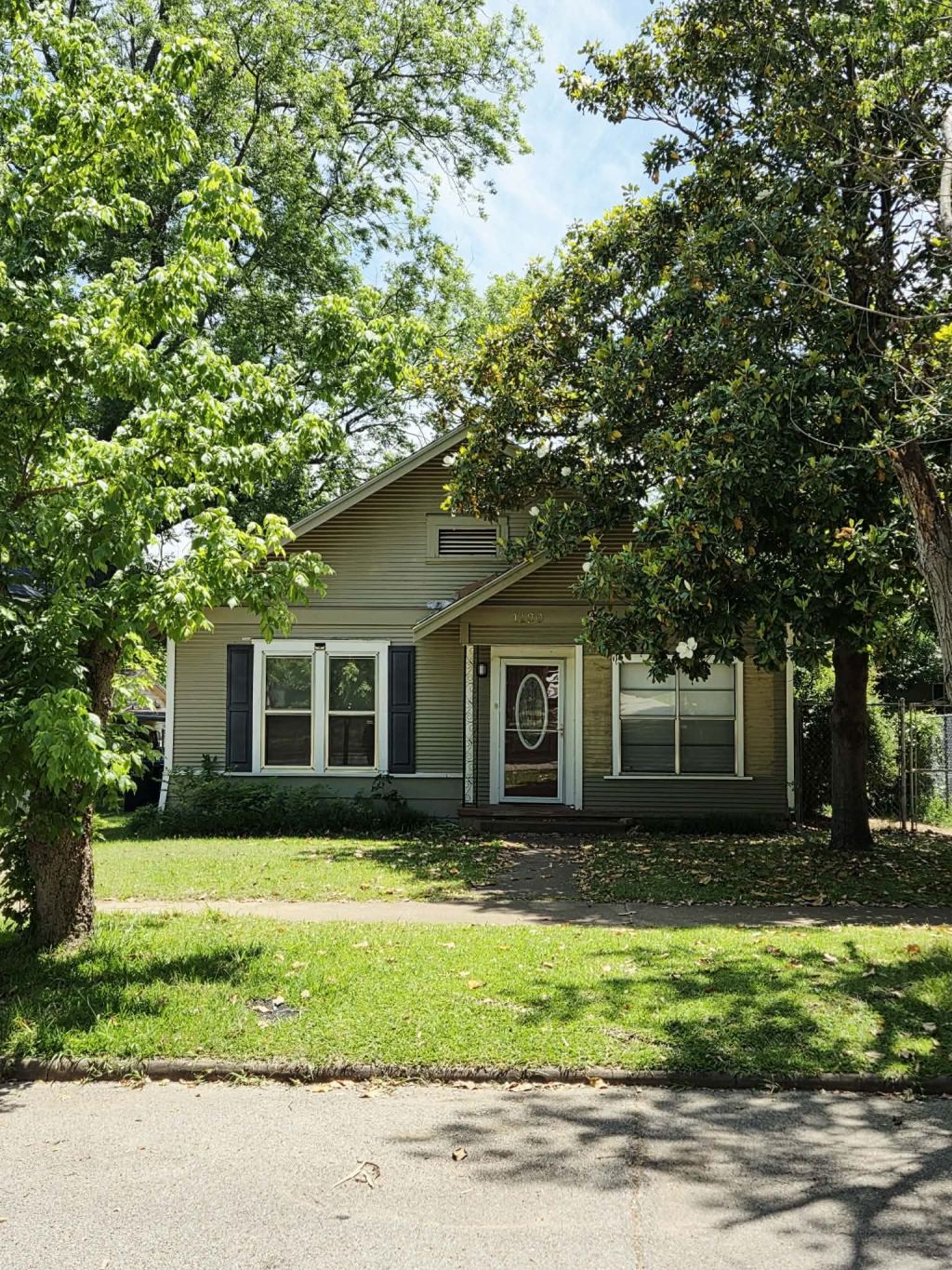 1120 W Main Street, Denison, TX 75020 — photo 1