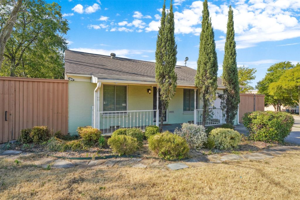 4802 W Mockingbird Lane