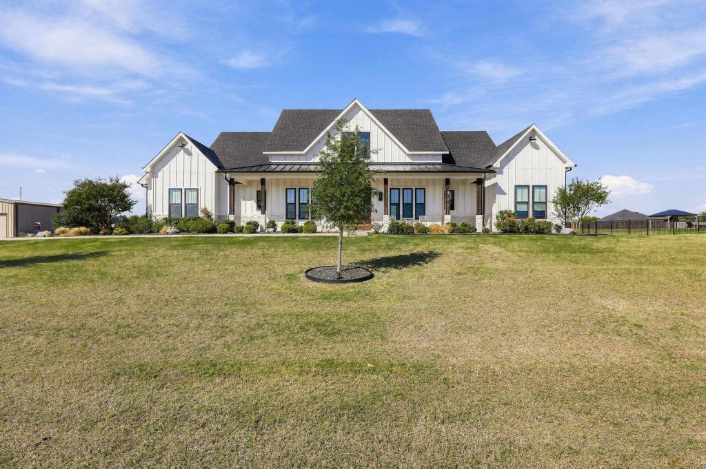 222 Magnolia Drive, Van Alstyne, TX 75495 — photo 1