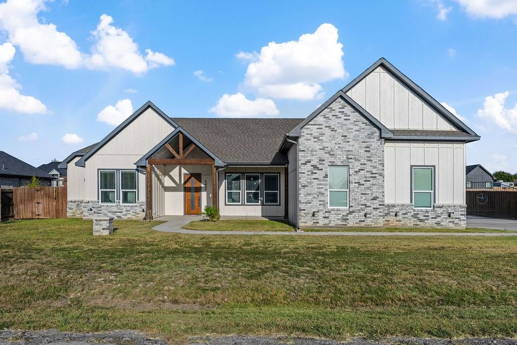 5637 Pollys Way