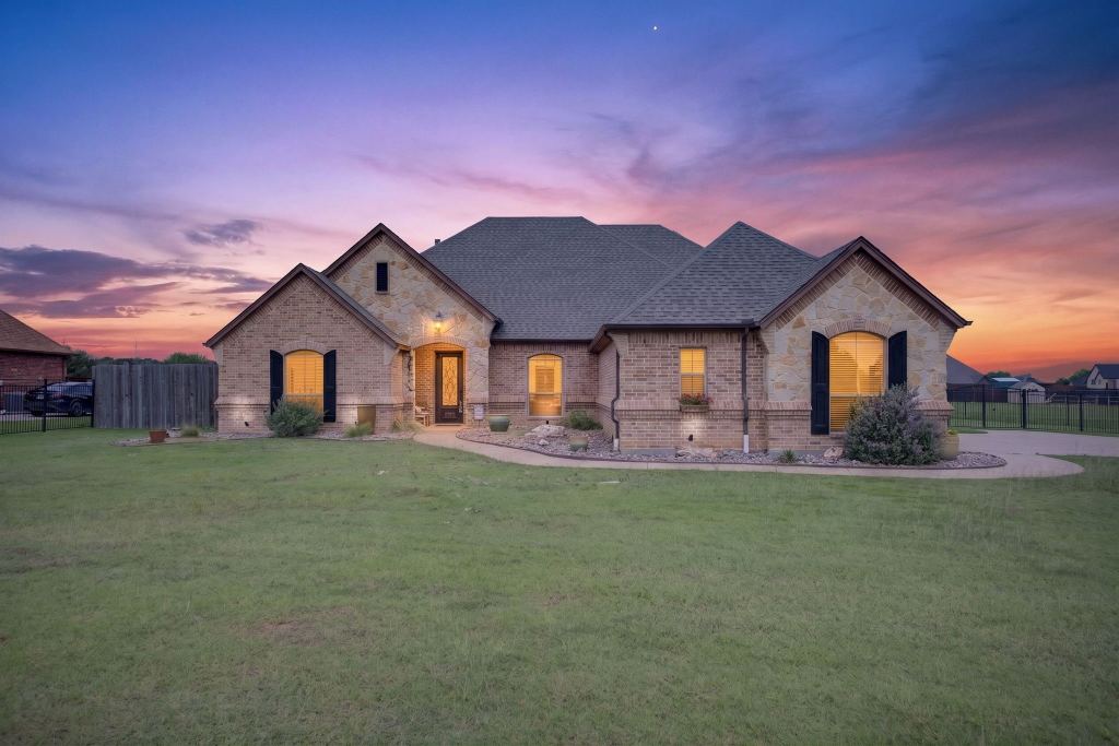 7233 Granville Drive, Mansfield, TX 76063 — photo 1