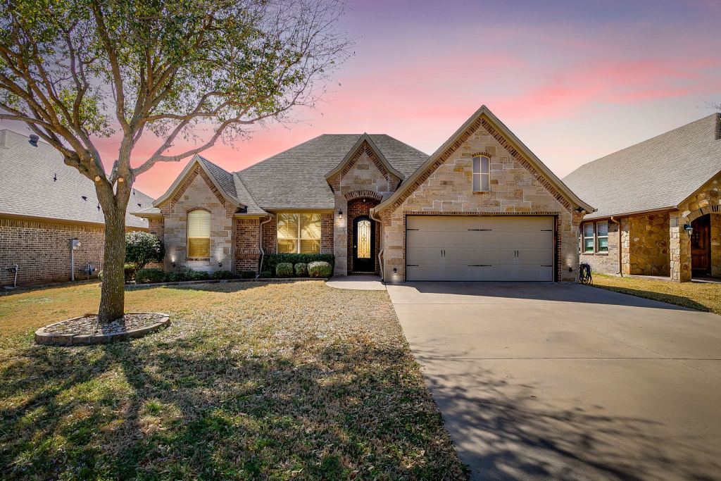 3303 Ferry Boat Lane, Granbury, TX 76049 — photo 1