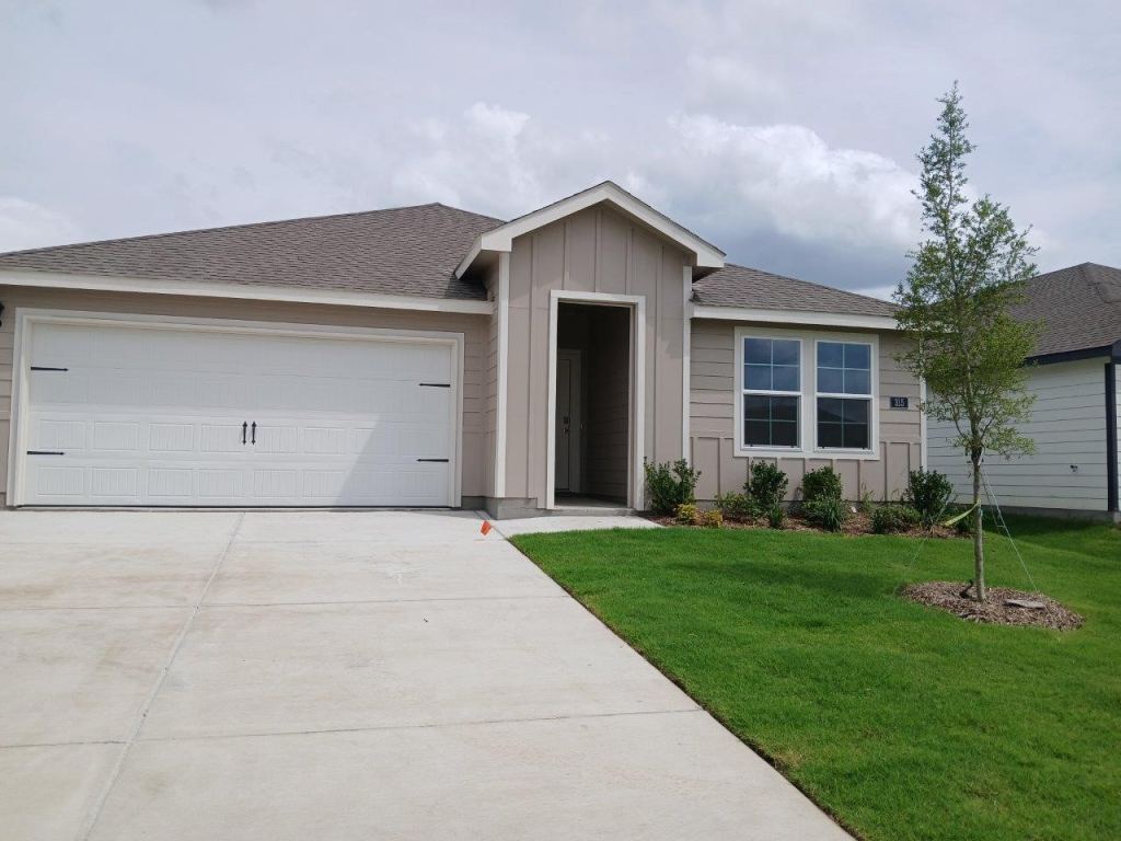 315 Whispering Pine Drive, Royse City, TX 75189 — photo 1