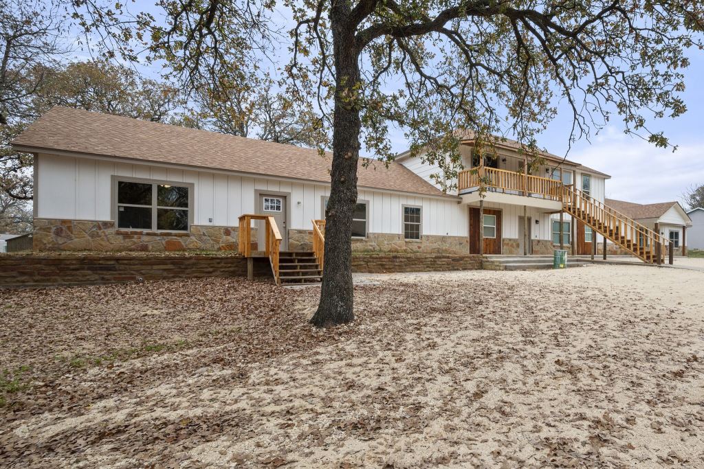 2875 Conveyor Drive B, Burleson, TX 76028 — photo 1