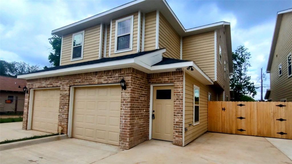 1705 Ash Crescent Street, Fort Worth, TX 76104 — photo 1