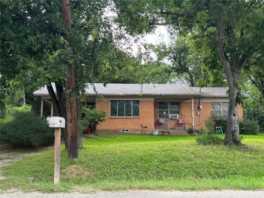 204 W End Street, Terrell, TX 75160 — photo 1