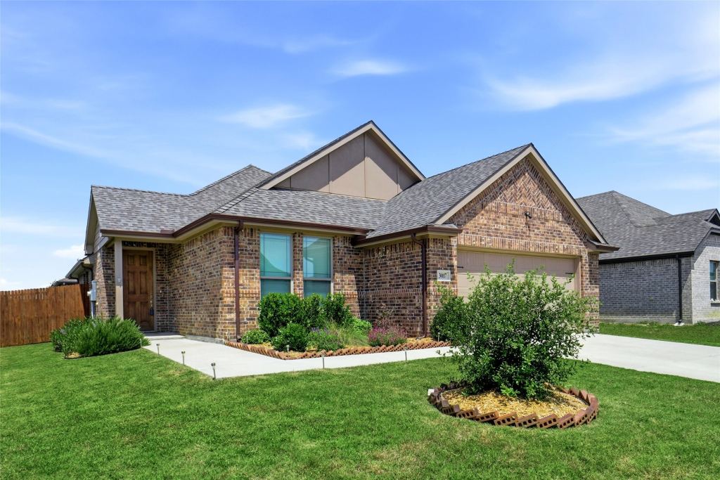 3017 Cliffview Drive, Sanger, TX 76266 — photo 1