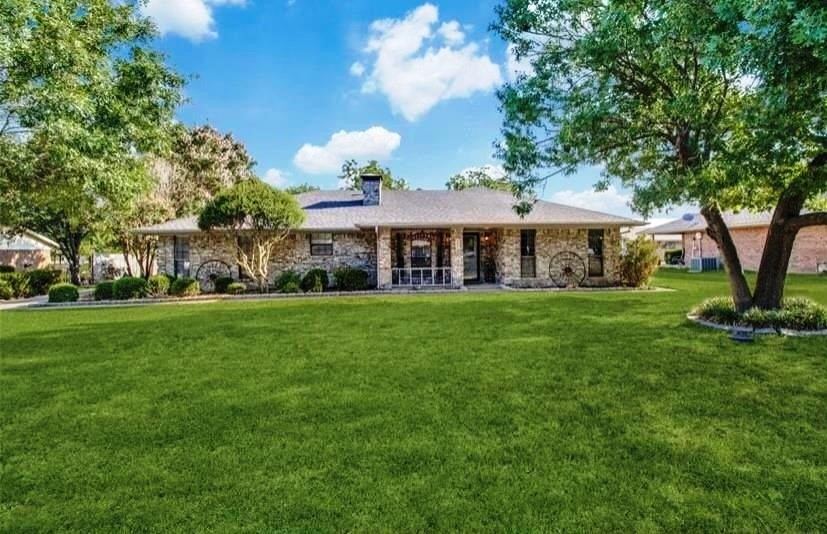 300 E Short Street, Leonard, TX 75452 — photo 1