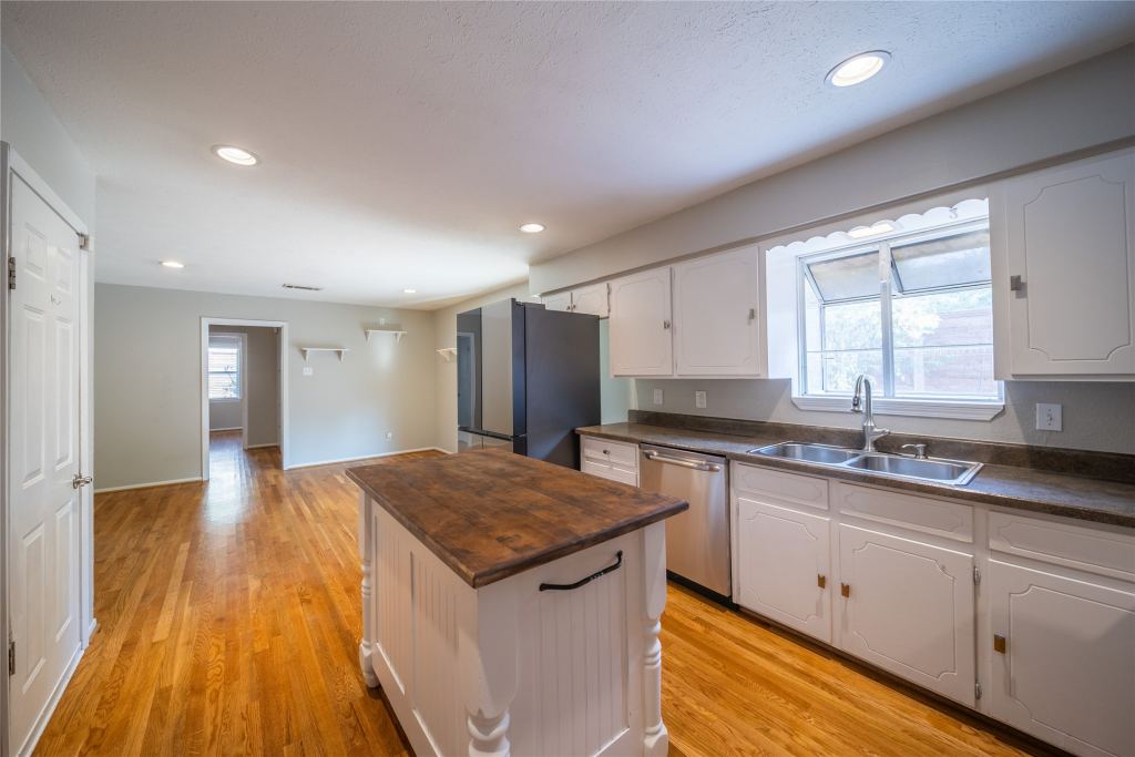 11030 Paddock Circle, Dallas, TX 75238 — photo 1